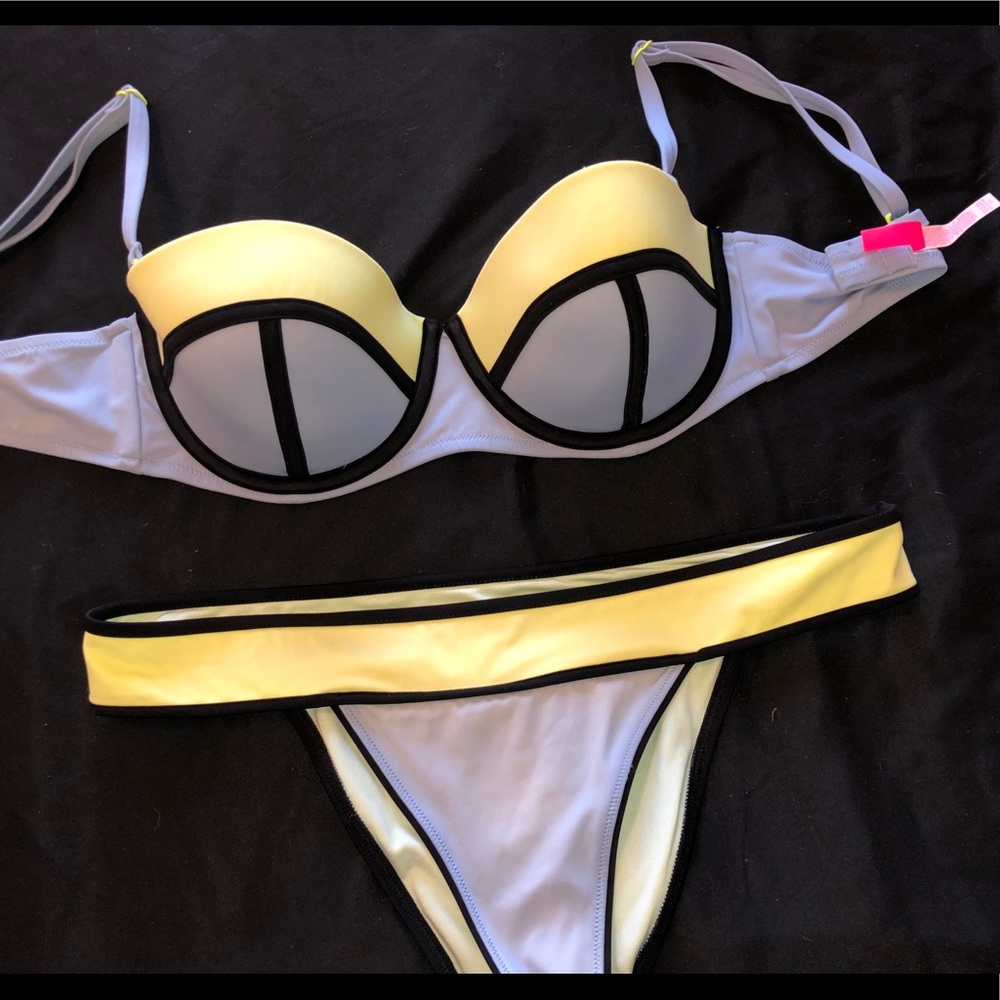 Victoria’s Secret Colorblock bikini 36D